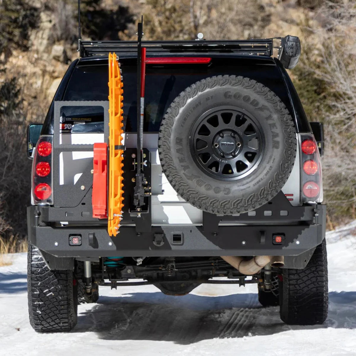 2007-2014 CHEVY SUBURBAN & GMC YUKON XL 1500/2500 HIGH CLEARANCE OCTANE DUAL SWING OUT REAR BUMPER Front View