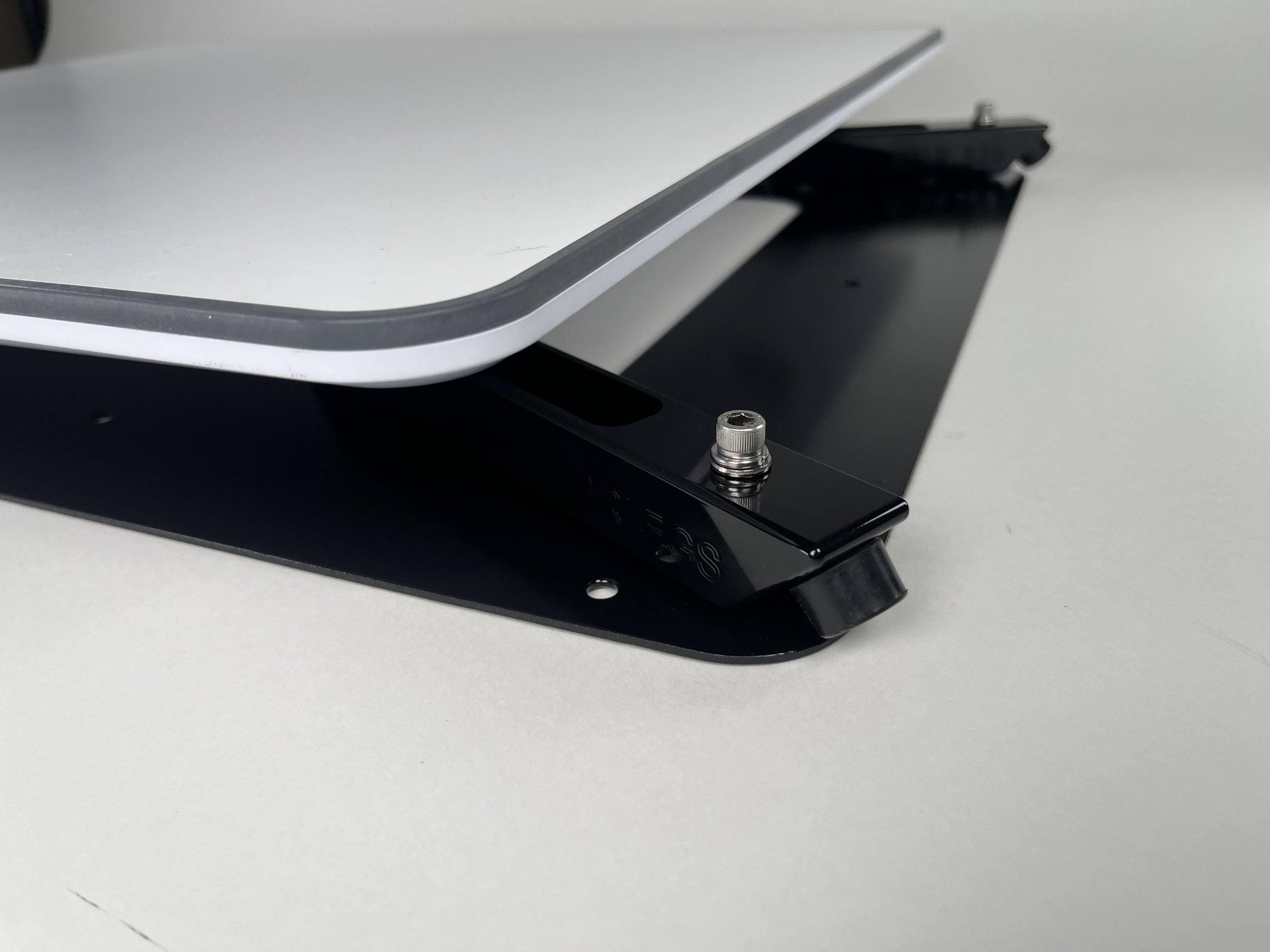 Starlink High Performance In Motion Dish Mount – STARLEGS Front View