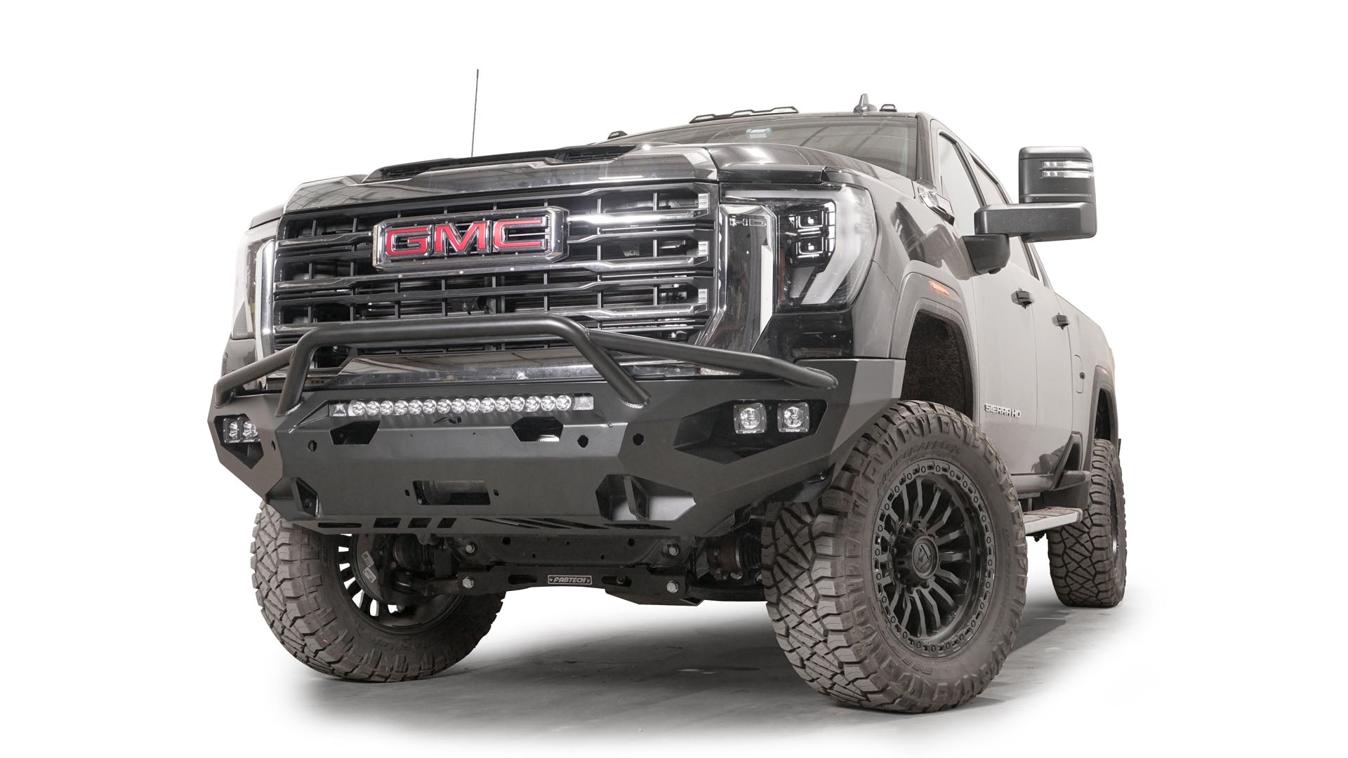 '24+ GMC 2500/3500 HD Matrix Front Bumper Display on Vehicle 