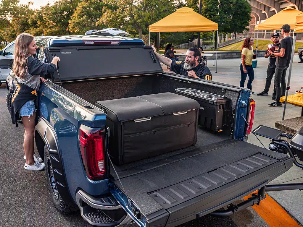BAK 07-20 Toyota Tundra (w/ OE Track System) 5ft 6in Bed BAKFlip G2