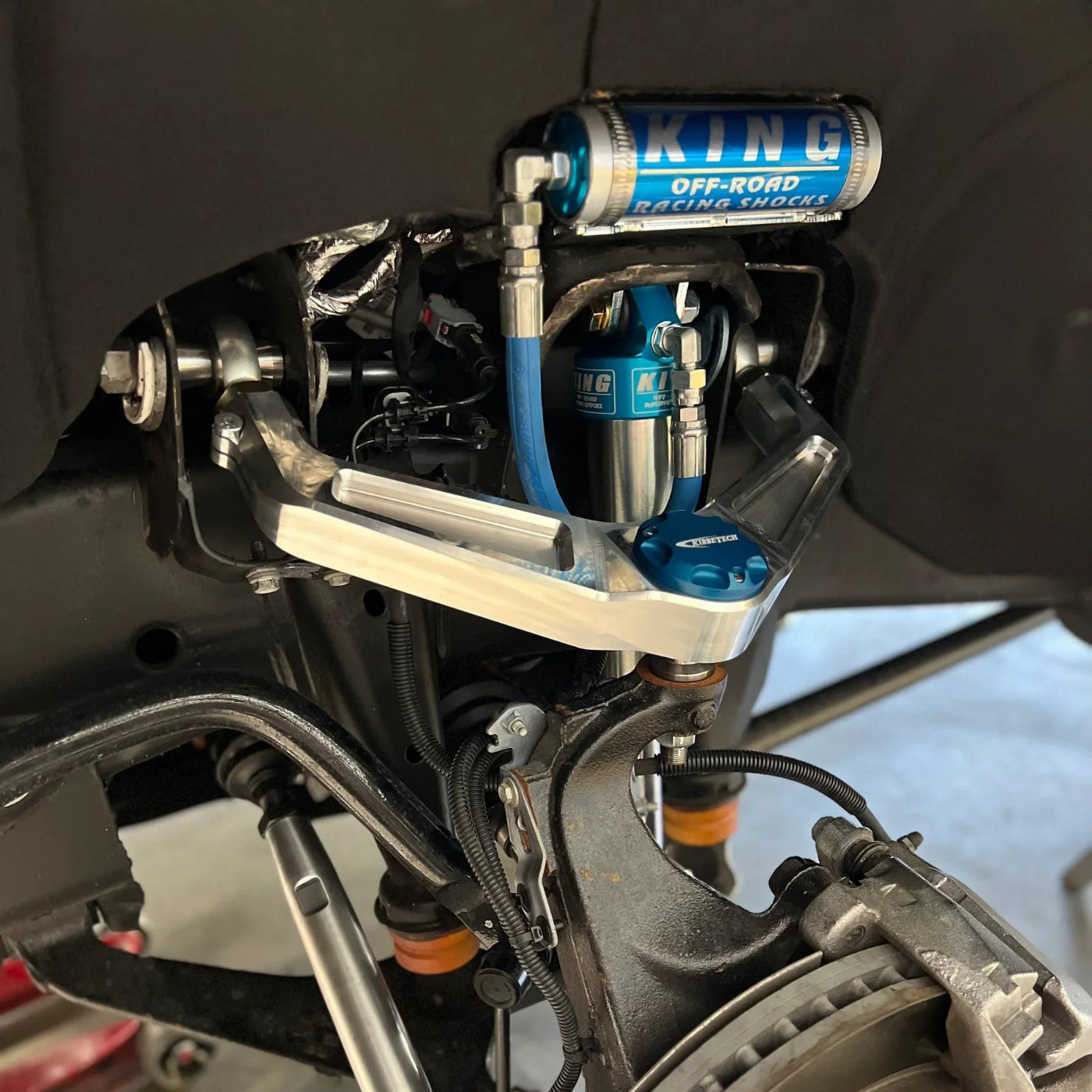 CHEVROLET/GMC 2500/3500 UPPER CONTROL ARMS 2020+ Front View