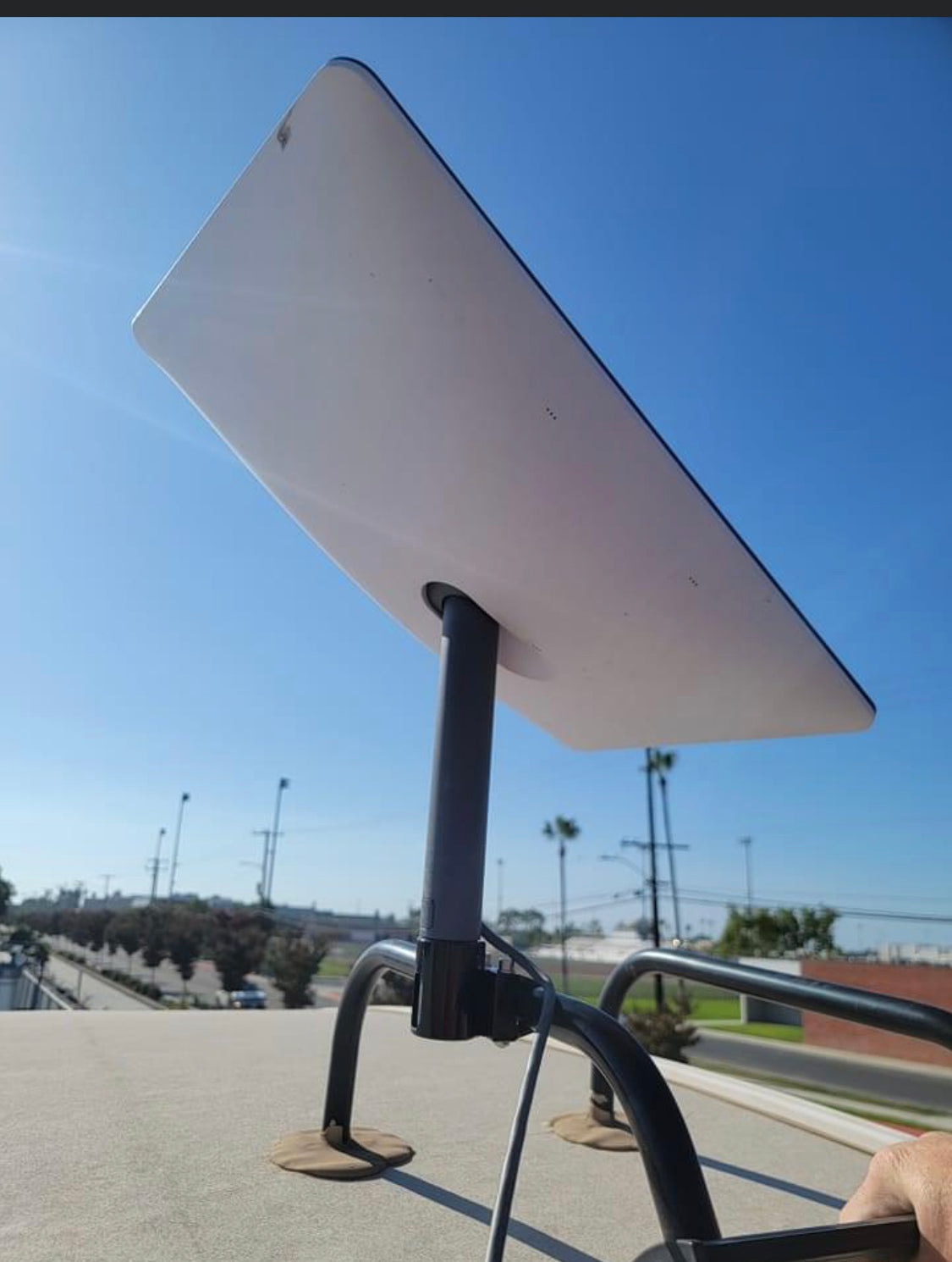 Starlink RV Ladder / Tubing Mount – Dishy Front View