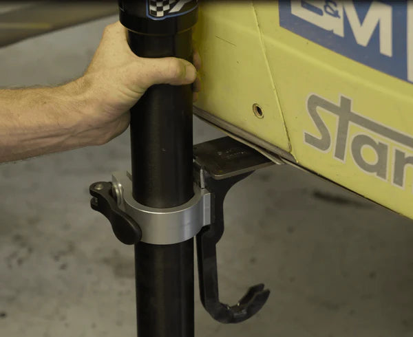 AGM | Universal Hook Side View Black