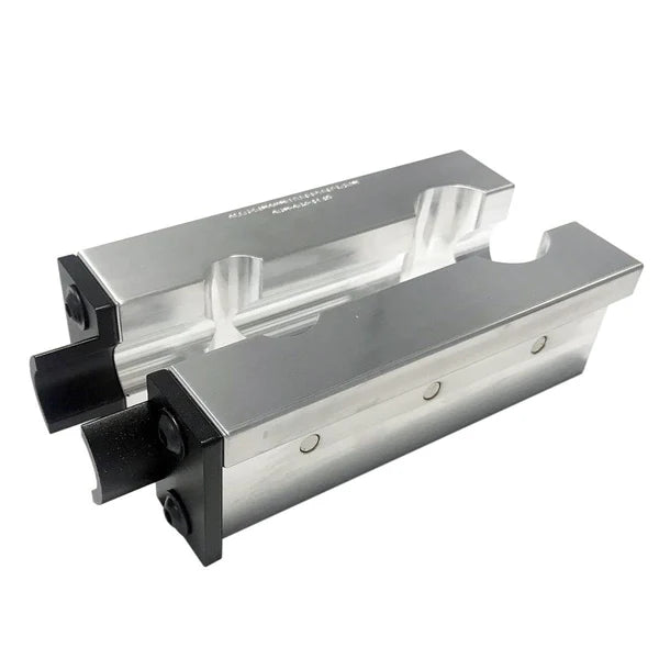 AGM | UTV Axle Jaws Front View Silver