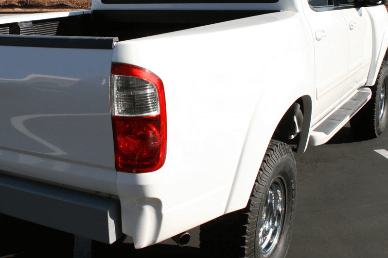 '00-06 Toyota Tundra Bedsides | 4" Bulge Fiberglass Fiberwerx display