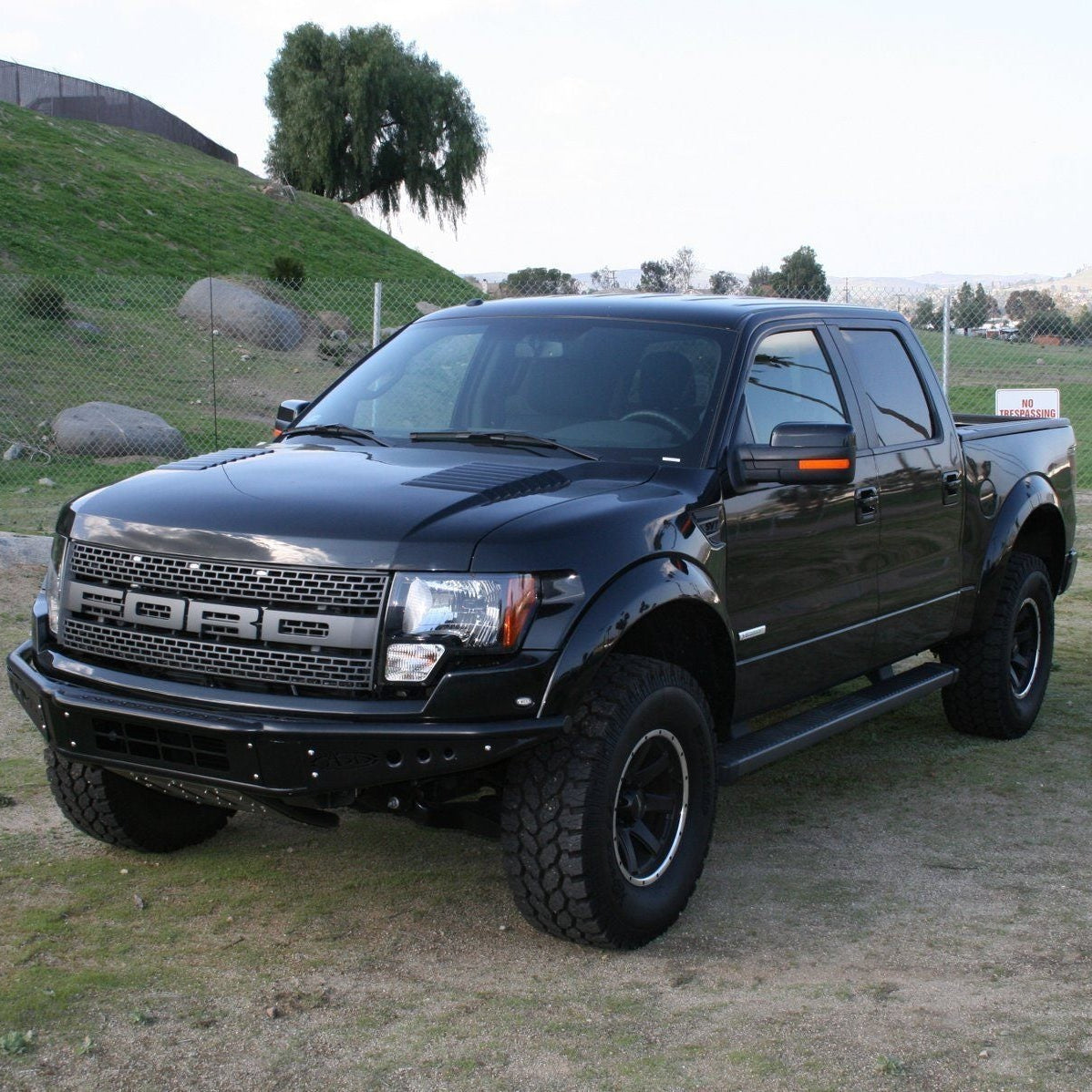 '04-14 Ford F150 to Raptor OEM Style Conversion Kit Display on vehicle 