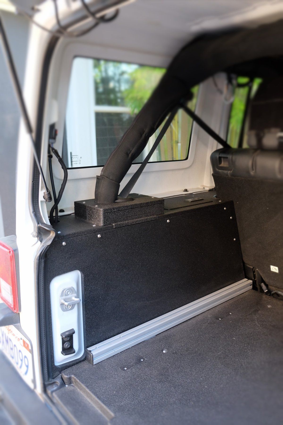 '07-18 Jeep JKU 4-Door Side Cubbies Interior Accessoires Goose Gear display