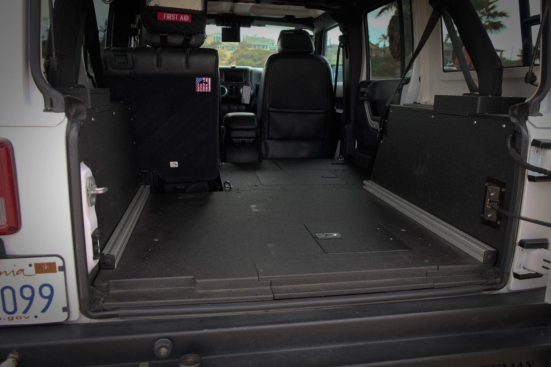 '07-18 Jeep JKU Sleeping Platform Interior Accessoires Goose Gear display