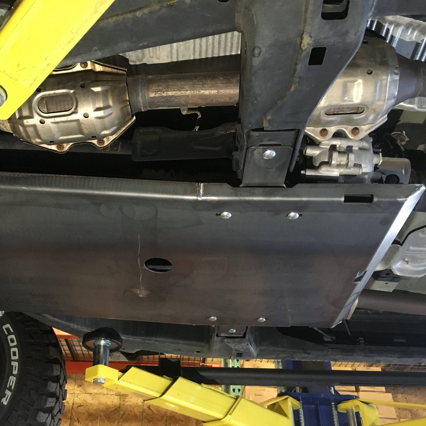 '07-21 Toyota Tundra RCI Transmission/Transfer Case Skid Plate RCI Off Road display