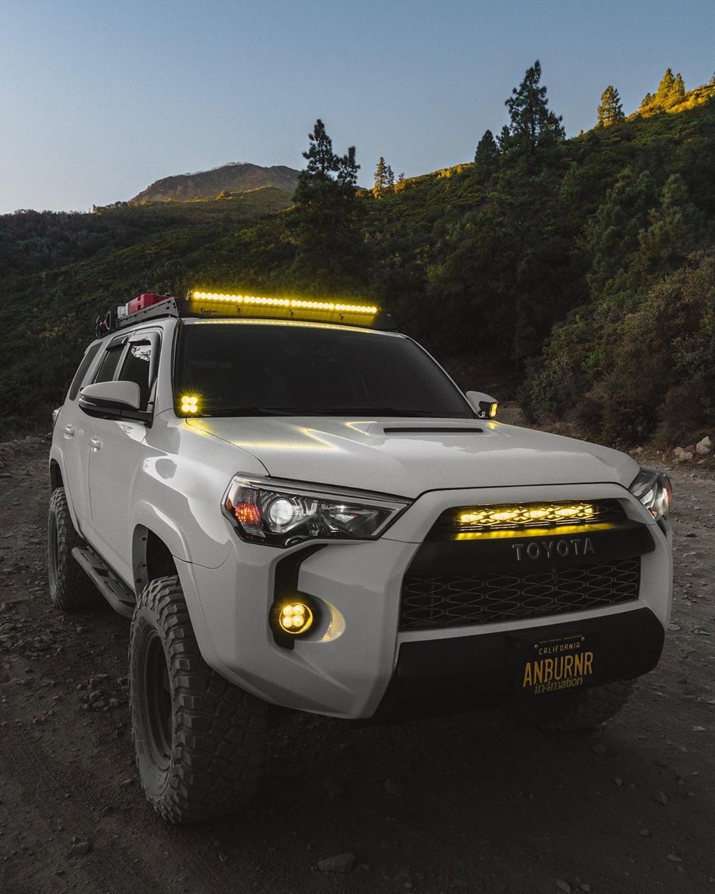 '14-23 Toyota 4Runner SDHQ Built 20" Behind The Grille Top LED Light Bar Mount