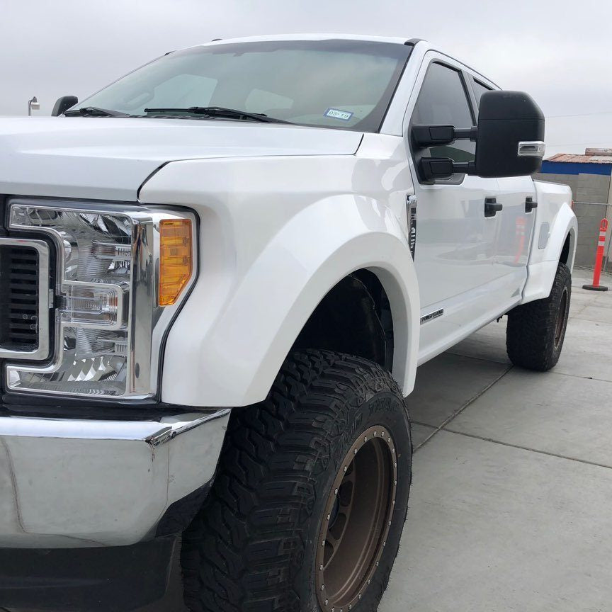 '17-22 Ford F250/350 Fenders | 4" Bulge Display on Vehicle 