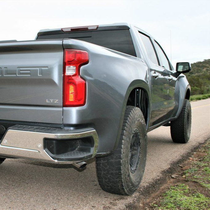 '19-23 Chevrolet Silverado Bedsides 5.8ft Bed-4" Bulge Display on Vehicle 