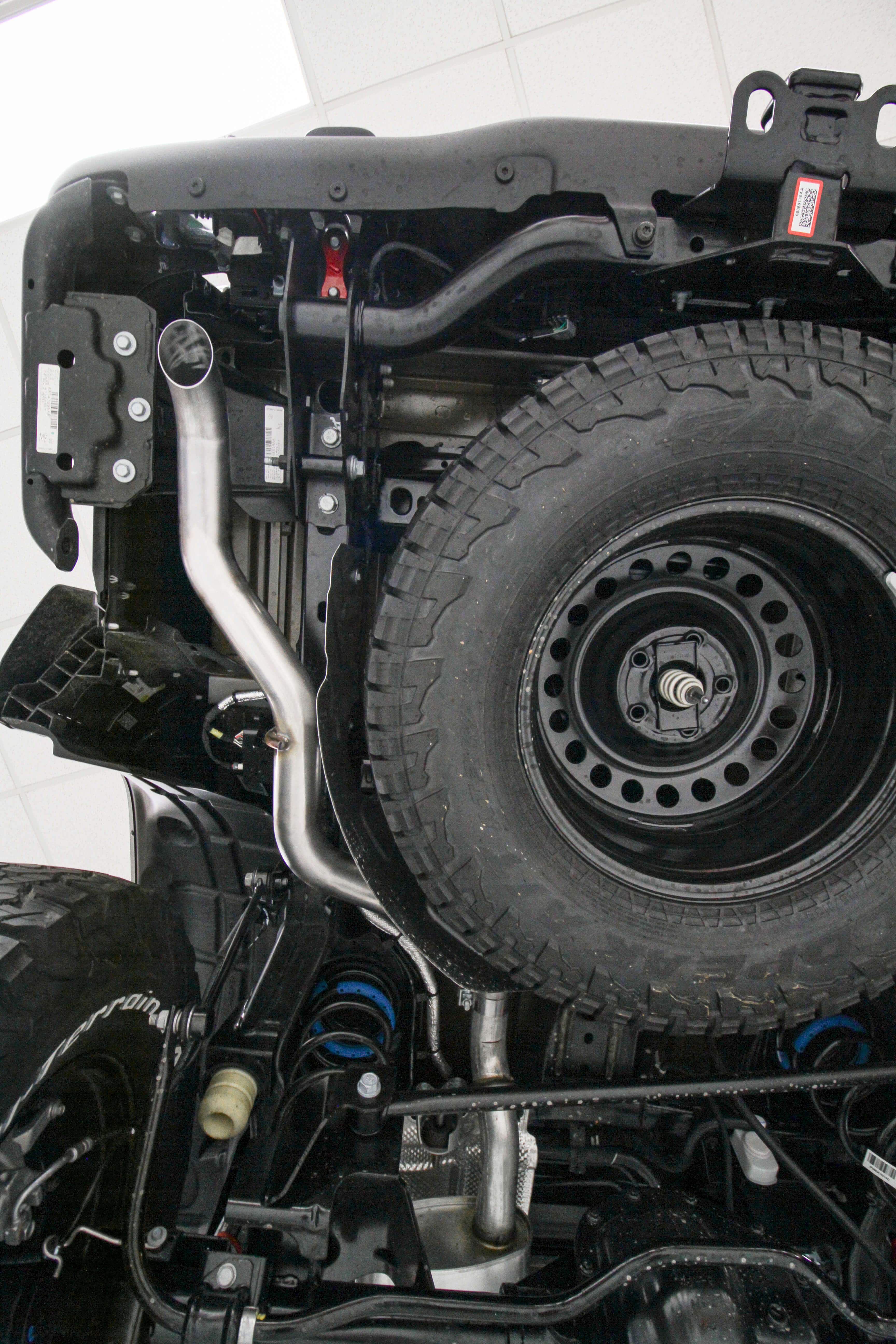 '20-23 Jeep Gladiator (JT) V6 2.5" Cat Back Single Exhaust Hooker Blackheart display