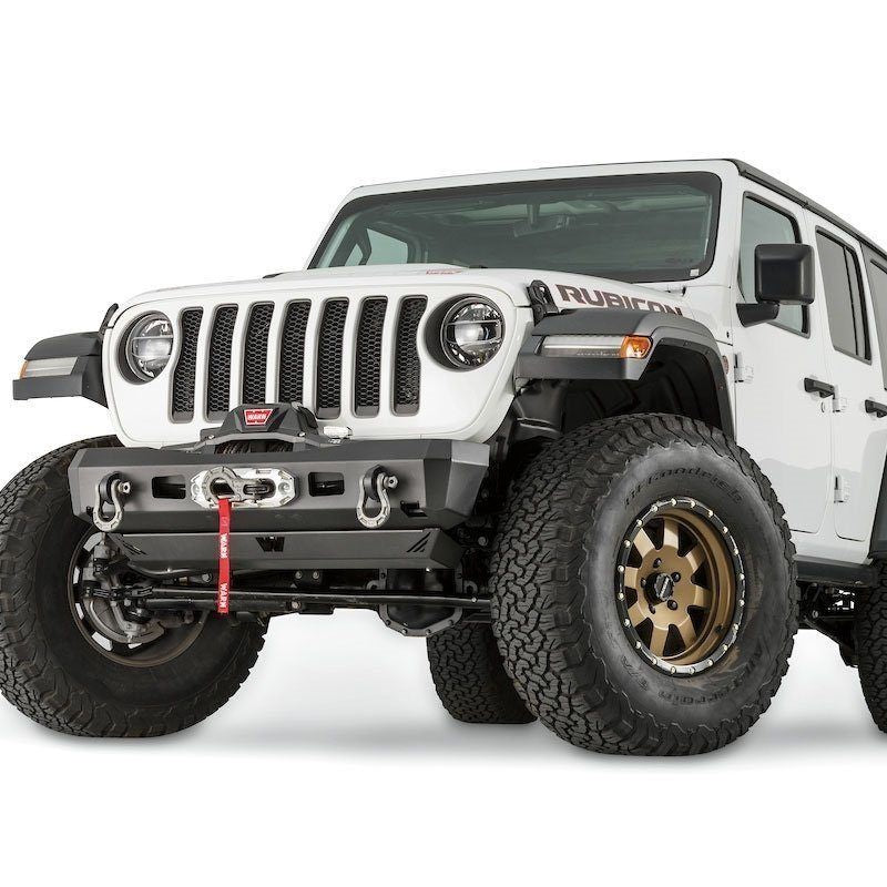 '20-23 Jeep Gladiator (JT) Elite Series Stubby Bumper Warn Industries display