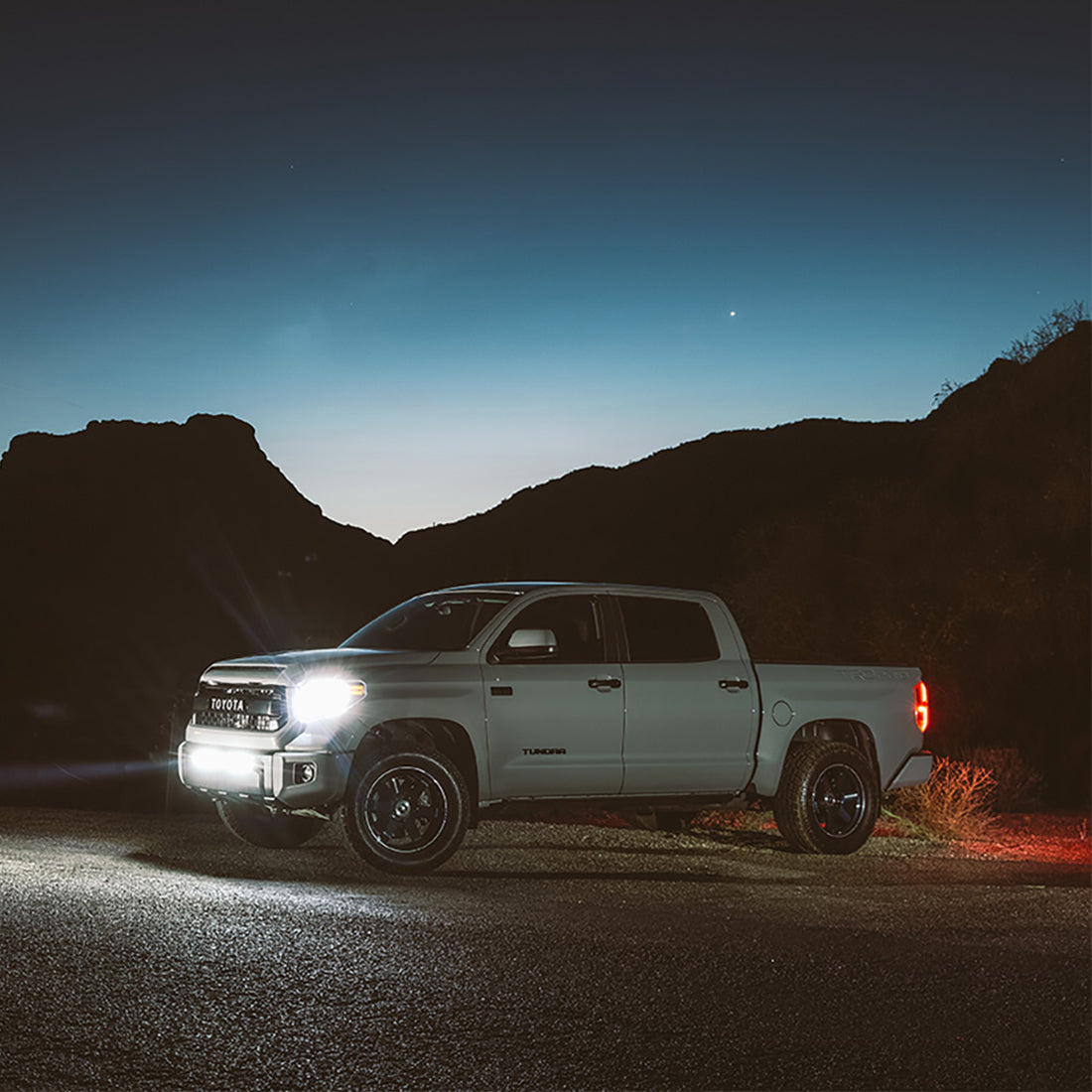 RIGID SR-Series 30" Dual Function SAE Auxilary High Beam Driving Lights w/ Amber Backlight display
