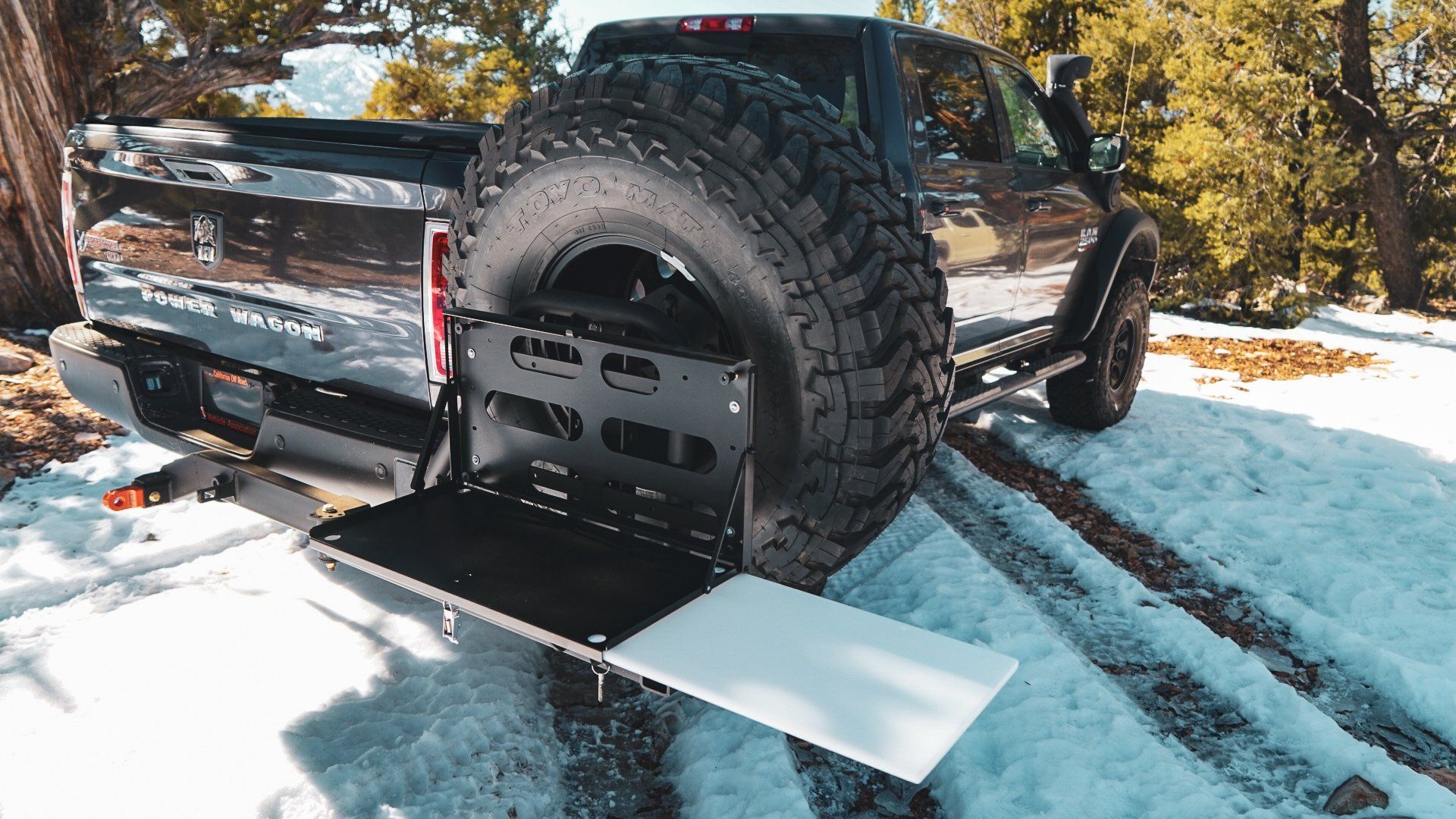 UltraSwing Hitch Carrier Mega-Fit 2.5" Hitch Tiregate RIGd Supply display