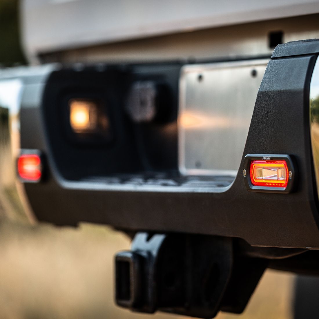 SR-L Series Off Road Spreader Pod Red Halo | Pair Lighting Rigid Industries close-up